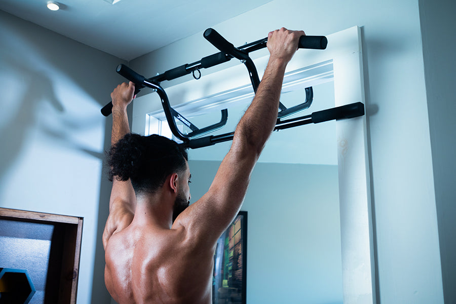 Best 10 Pull-Up Bar Exercises To Train Your Abs